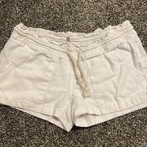Roxy linen shorts!